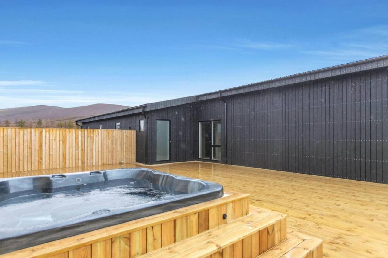סלפוס Luxury Log Home With A Hot Tub מראה חיצוני תמונה